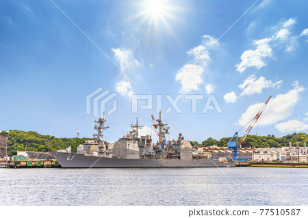 [Kanagawa / Yokosuka] USS Ticonderoga-class cruiser escort ship Shiloh CG-67 at anchor 77510587