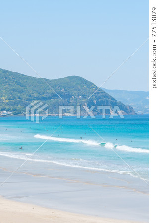 The sea of Izu Shirahama (Shirahama Ohama beach) The sea of Izu Shirahama (Shirahama Ohama beach) 77513079