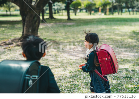 小學入口 77513136