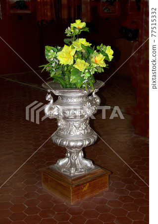 Silver Painted Flower Vase Silver Painted Flower Vase 77515332