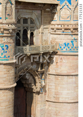 Balcony above Entrance Gate, Gwalior 77515333
