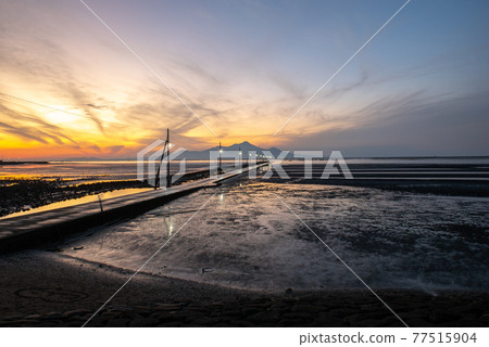 Road sinking into the sea Nagabeta Seabed Road Evening view Road sinking into the sea Nagabeta Seabed Road Evening view 77515904
