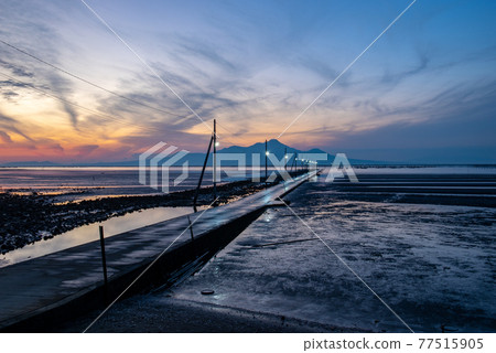 Road sinking into the sea Nagabeta Seabed Road Evening view Road sinking into the sea Nagabeta Seabed Road Evening view 77515905
