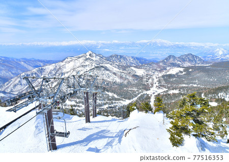 View toward Myoko Kogen from Yokoteyama Ski Resort (Yamanouchi Town, Nagano Prefecture) [2021.3] 77516353