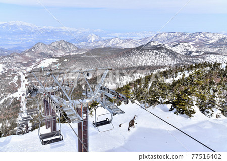 View toward Myoko Kogen from Yokoteyama Ski Resort (Yamanouchi Town, Nagano Prefecture) [2021.3] 77516402