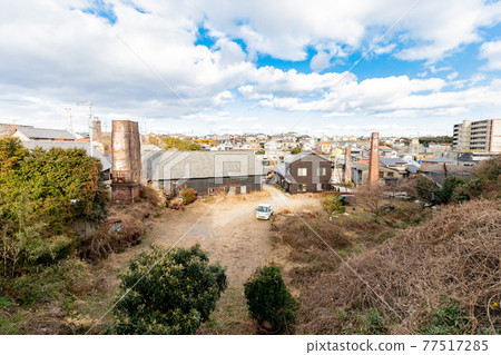 有煙囪的常滑市街景 77517285