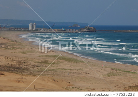 The sea of Tottori sand dune 77523228