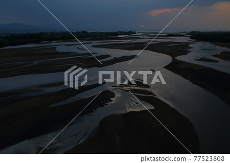 河口朝陽 河口朝陽 77523808
