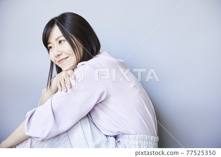 女生 女孩 女性 77525350