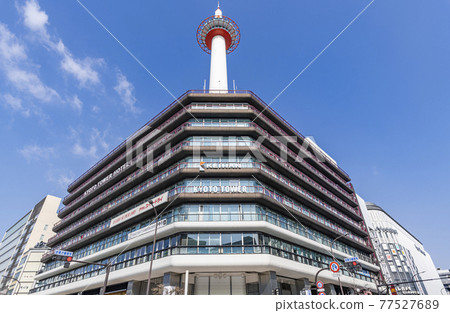 Kyoto Tower in fine weather, Kyoto City, Kyoto Prefecture 77527689
