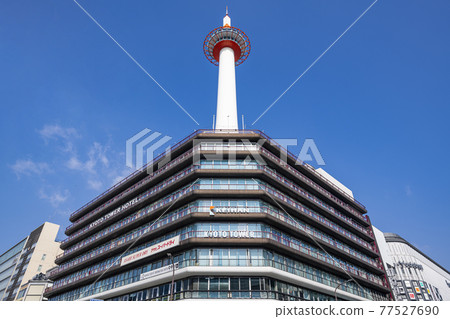 Kyoto Tower in fine weather, Kyoto City, Kyoto Prefecture 77527690