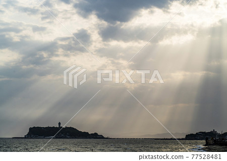 燈火通明的江之島風景 77528481