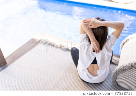 普拉提瑜伽瑜伽池畔美人魚伸展 77528735