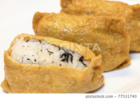 羊栖稻荷(帶羊栖海藻的稻荷壽司) 羊栖稻荷(帶羊栖海藻的稻荷壽司) 77531740