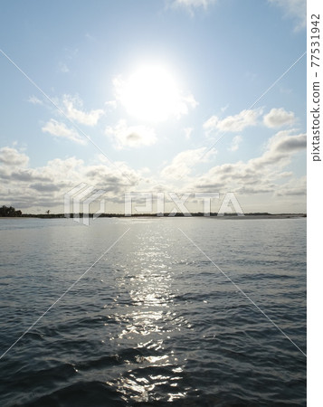 Asahi seen from above the Pirogue heading to the village of Betania (Madagascar Morondava) 77531942
