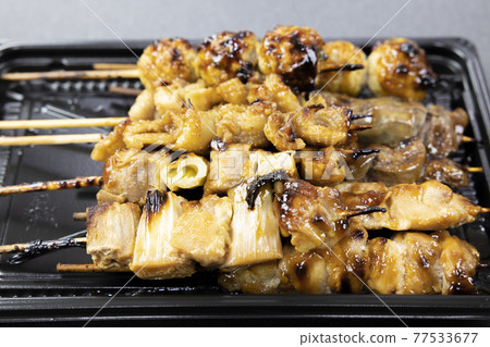 Assorted delicious yakitori 77533677