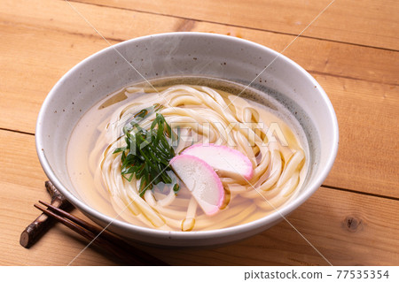 Udon noodles 77535354