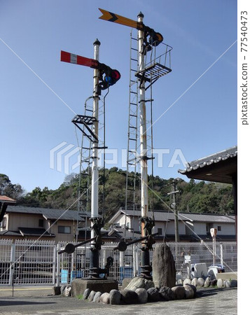 臂樹型紅綠燈殘留的車站......天浜線“可可是阿諾第三村”天龍二俁站 77540473