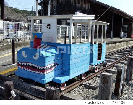A station where you can ride a leg-rowing dolly ... "Coco is Ano Third Village" Tenryu Futamata Station on the Tenhama Line 77540663
