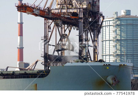 水島製鋼廠的裝卸起重機 77541978