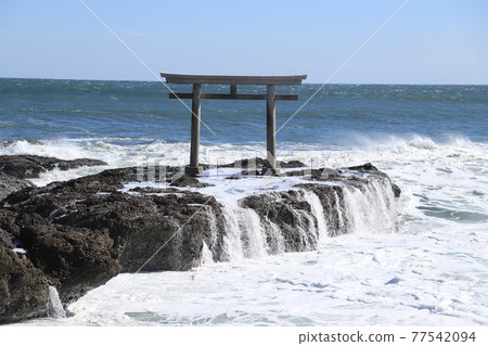 Oarai Iso Majin Shrine的Kamiso的鳥居 Oarai Iso Majin Shrine的Kamiso的鳥居 77542094