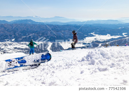 Take a break near the top of the ski resort and enjoy the spectacular view 77542306