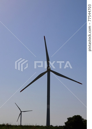 Generating electricity with wind power 77544703