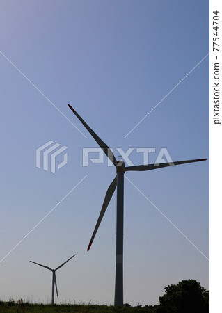 Generating electricity with wind power 77544704