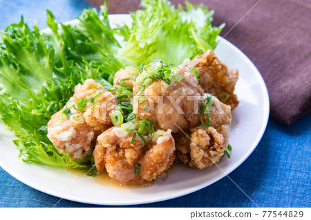 Fried chicken  77544829
