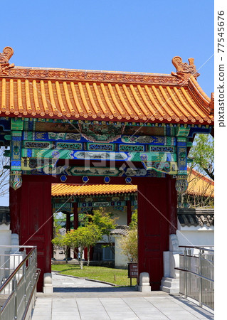 Chinese gate 77545676