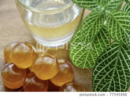 Manuka honey candy and honey image 77545898