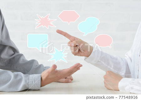Men's and women's quarrel-casual atmosphere Men's and women's quarrel-casual atmosphere 77548916