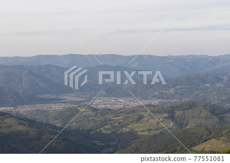 Tara mountain landscape at the viewpoint named Crnjeskovo. Western Serbia 77551081