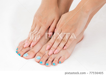 Hand and foot nails 77556405