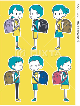 小學生背著書包一臉苦惱 77557227