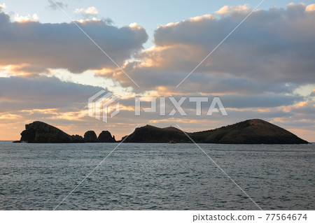 Chagyido, island, Jeju Island, uninhabited island, cliff, sea, waves, uninhabited island, submarine, lava, tourist attraction, cruise ship, 77564674