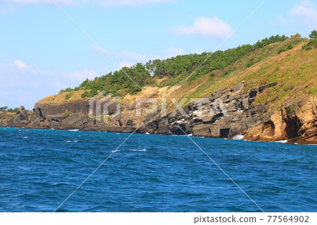 Chagyido, island, Jeju Island, uninhabited island, cliff, sea, waves, uninhabited island, submarine, lava, tourist attraction, cruise ship, Chagyido, island, Jeju Island, uninhabited island, cliff, sea, waves, uninhabited island, submarine, lava, tourist attraction, cruise ship, 77564902