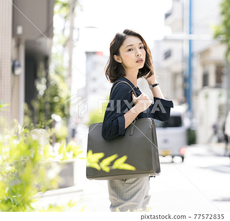 女商人肖像 77572835