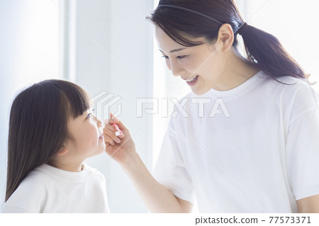 父母和兒童牙膏 77573371