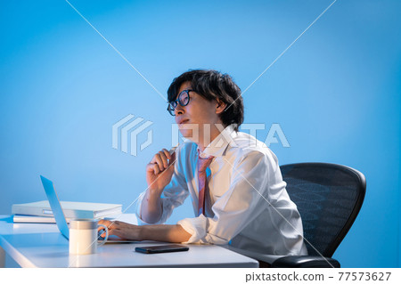 商人加班電子煙 77573627