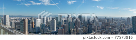 2015 年 10 月 3 日大阪市全景從梅田藍天大廈 2015 年 10 月 3 日大阪市全景從梅田藍天大廈 77573816