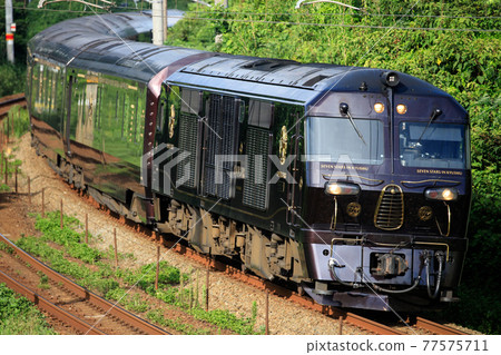 JR Kyushu Cruise Train "Nana Star" 77575711