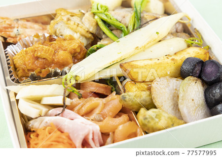 French cuisine takeaway 77577995