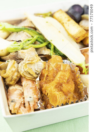 French cuisine takeaway 77578049