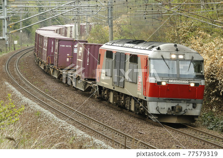 JR Freight DF200 Electric Diesel Locomotive 77579319