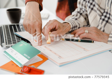 高級男性壽終印章在手 77579345