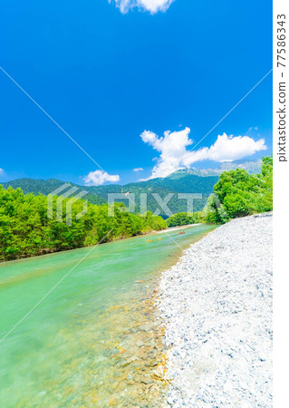 夏季梓川的上高地[長野縣] 77586343