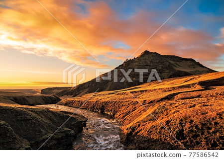 Fimmvorduhals trailhead in skogar, Iceland Fimmvorduhals trailhead in skogar, Iceland 77586542