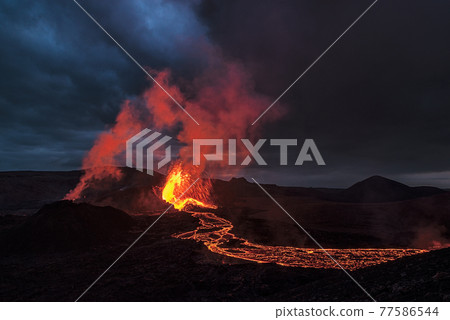 Fagradalsfjall volcanic eruption in the night, Iceland Fagradalsfjall volcanic eruption in the night, Iceland 77586544