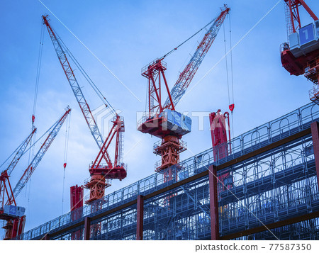 使用大型起重機大規模建設河床（洪水對策） 77587350